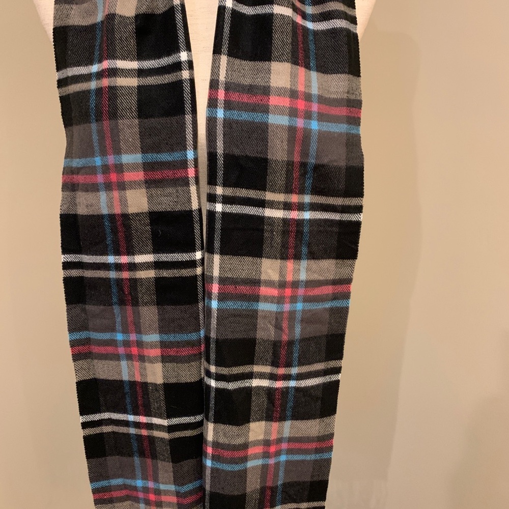 100% Cashmere Scarf made in Scotland